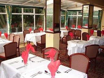 Hostal The Parkwood Hotel