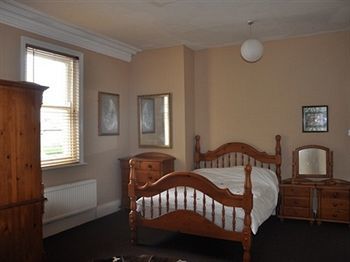 Hostal The Sportsman Hotel