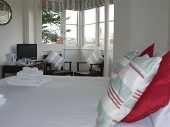 Hostal The Pilot Boat Inn