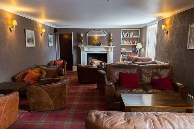 Hostal Fife Arms Hotel