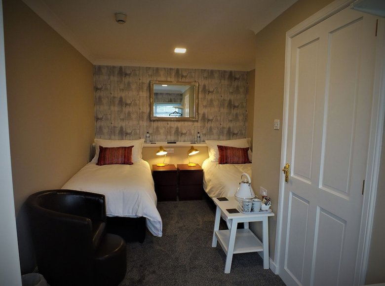 Hostal The Crown Hotel