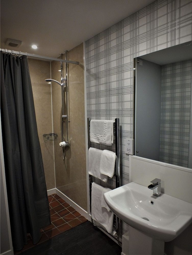 Hostal The Crown Hotel