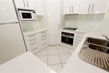 Sanctuary Lake Apartments