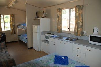 Aaok Moondarra Accommodation Village