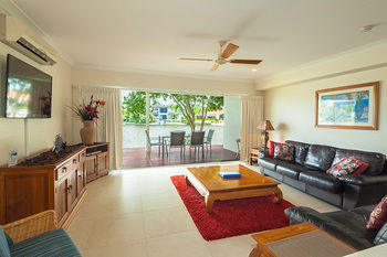 Hotel Noosa Entrance Waterfront Resort