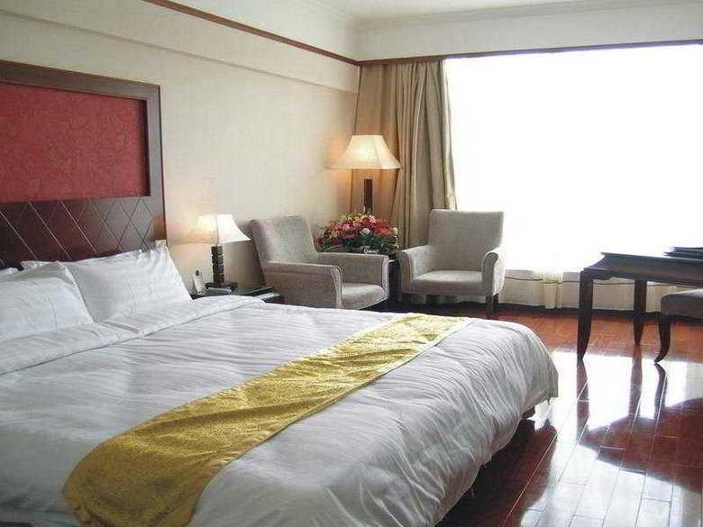 Hotel Golden Lustre