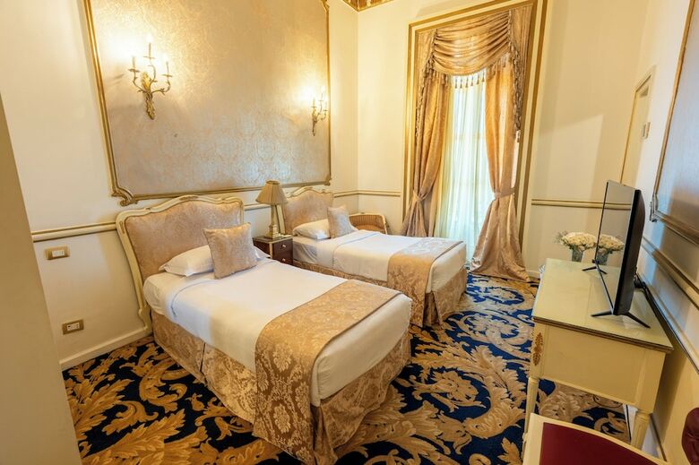 Paradise Inn Le Metropole Hotel Since 1902