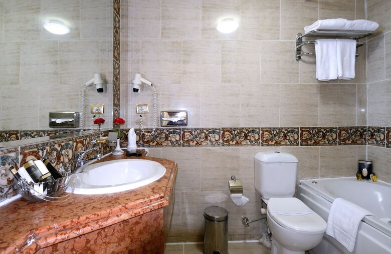 Windsor Palace Luxury Heritage Hotel Since 1906 By Paradise Inn Group