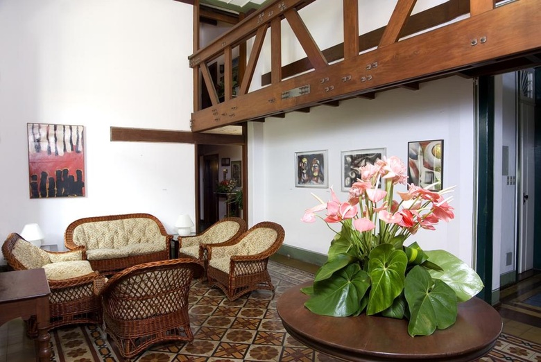 Catharina Paragua�u Hotel