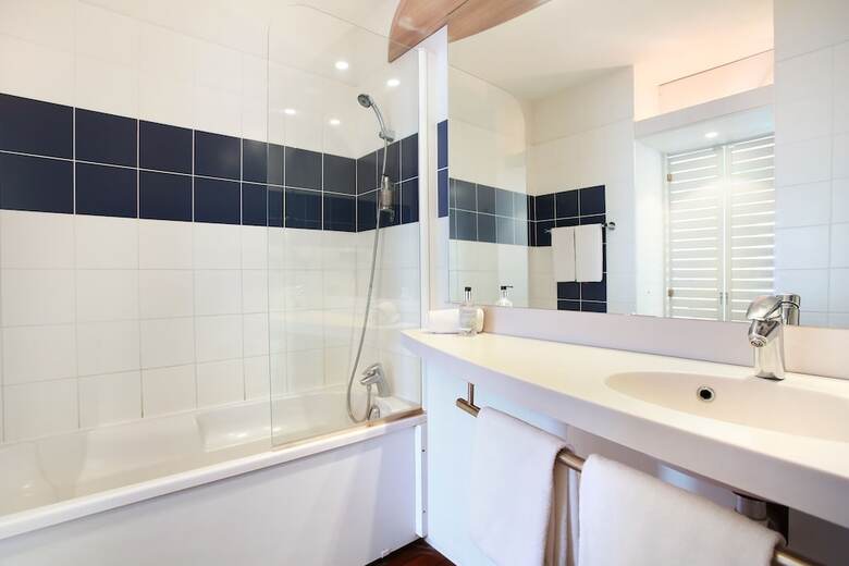 Hotel Suite Home Saran