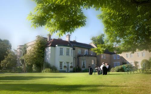 Woodland Manor Hotel