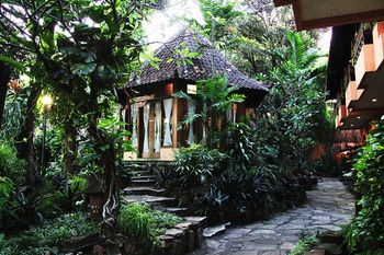 Hotel Dusun Jogja Village Inn