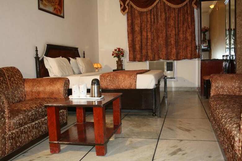Hotel Rahul Palace