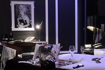 Hotel Art H�tel Rochecorbon