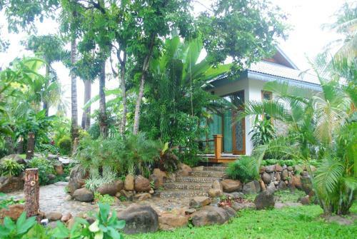 Hotel Myitkyina Palm Spring Resort