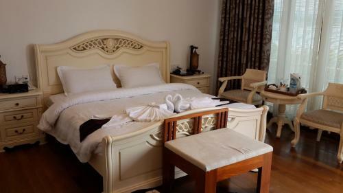 Hotel Myitkyina Palm Spring Resort