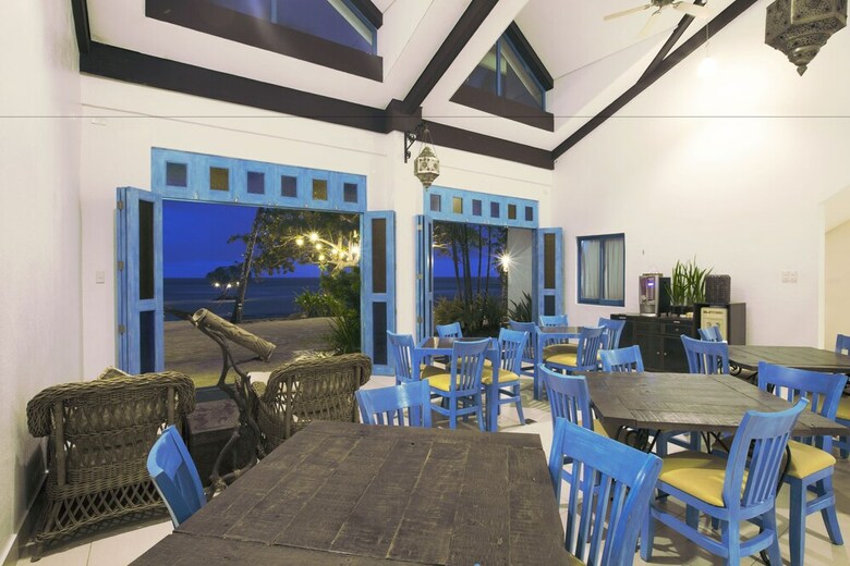 Hotel Microtel By Wyndham Puerto Princesa