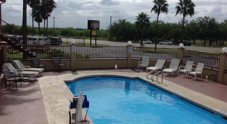 Hotel Deluxe Inn Airport