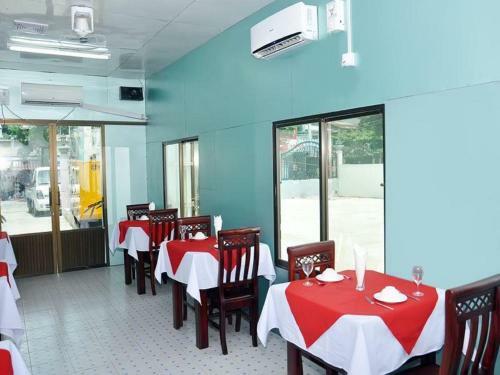 Hostal Royal Tulip Hotel