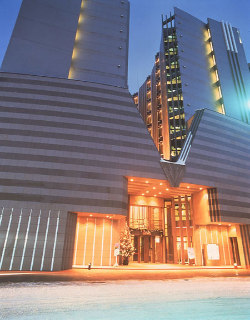 Hotel Phoenician Plaza