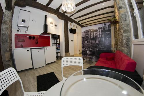 Andra Mari Apartamentu Turistikoak