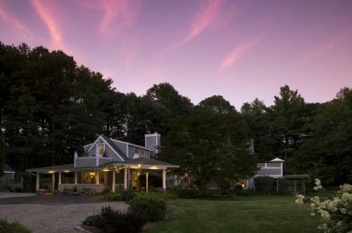Bed & Breakfast Abbey's Lantern Hill Inn