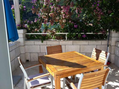 Apartments Husanovic