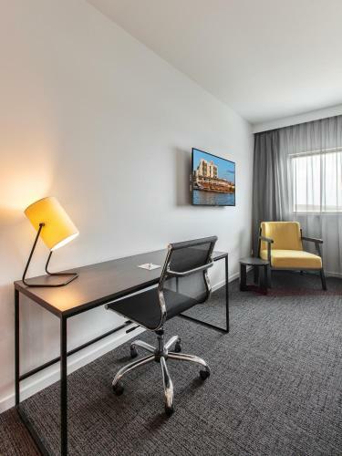 Best Western Plus Lake Kawana Hotel