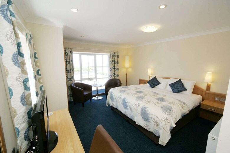 Woodland Bay Hotel