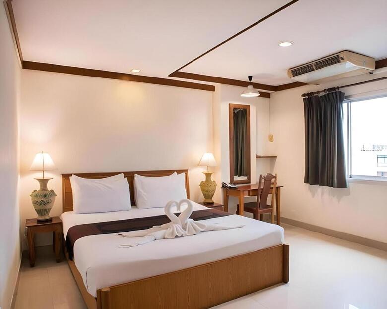 Howard Square Boutique Hotel