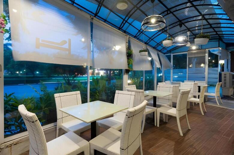 Howard Square Boutique Hotel
