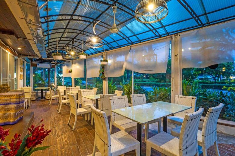 Howard Square Boutique Hotel