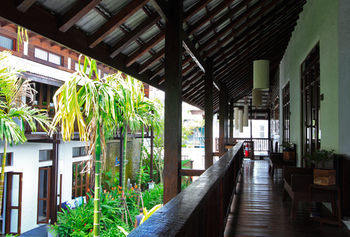 Hotel Manathai Village