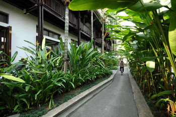 Hotel Manathai Village