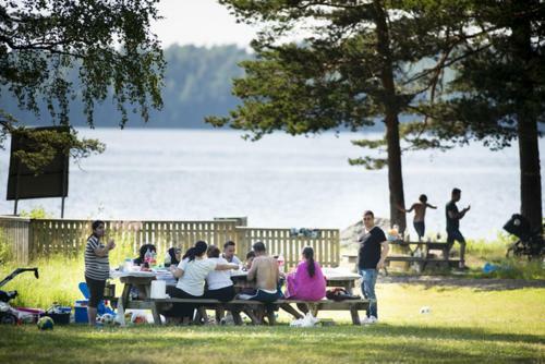 Albergue Lunedet Camping Caf� Restaurang Ab