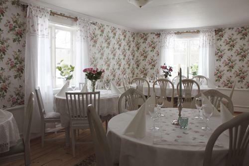 Albergue Lunedet Camping Caf� Restaurang Ab