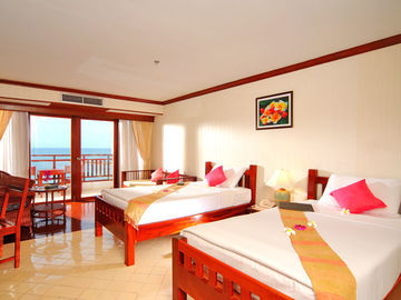 Hotel Phala Cliff Beach Resort