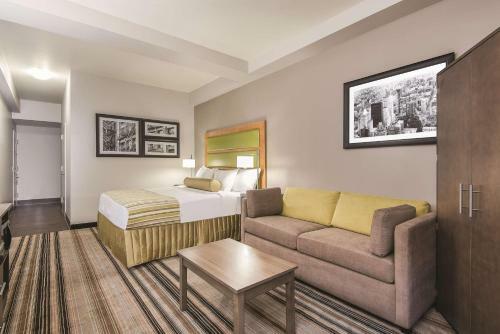 Hotel La Quinta By Wyndham Brooklyn East