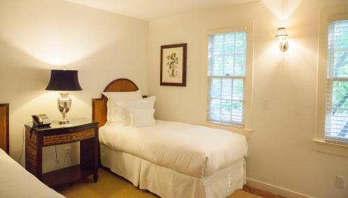 East Hampton Point Hotel And Marina