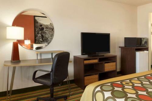 Hotel Super 8 By Wyndham Woodward