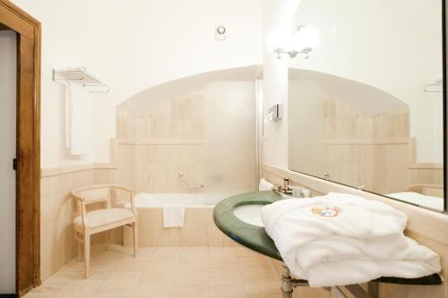 Hotel Castello Chiola