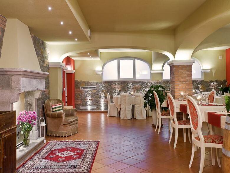 Hotel Casolare Le Terre Rosse