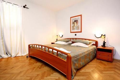 Hostal Apartments And Rooms With Parking Space Duce (omis) - 10303