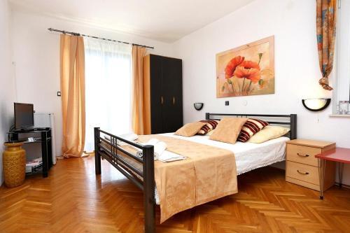 Hostal Apartments And Rooms With Parking Space Duce (omis) - 10303