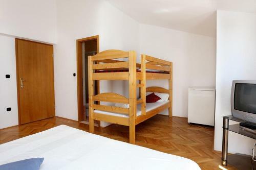 Hostal Apartments And Rooms With Parking Space Duce (omis) - 10303