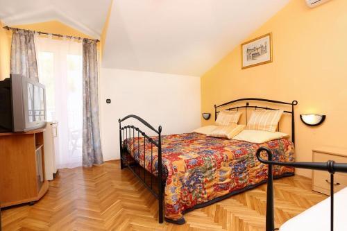 Hostal Apartments And Rooms With Parking Space Duce (omis) - 10303