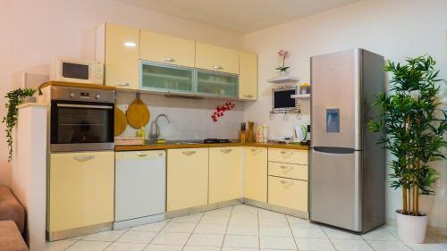 Apartments With A Parking Space Duce (omis) - 4663