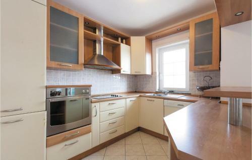 Three-bedroom Apartment Omis With Sea View 08