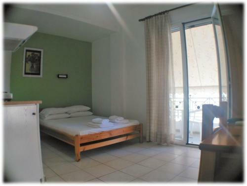 Aeolus Apartments & Studios
