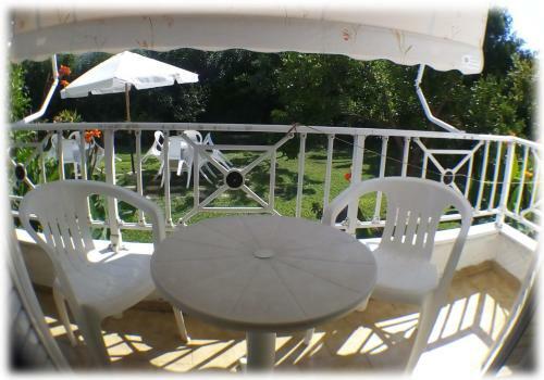 Aeolus Apartments & Studios